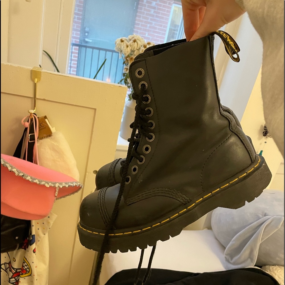 dr marten boots